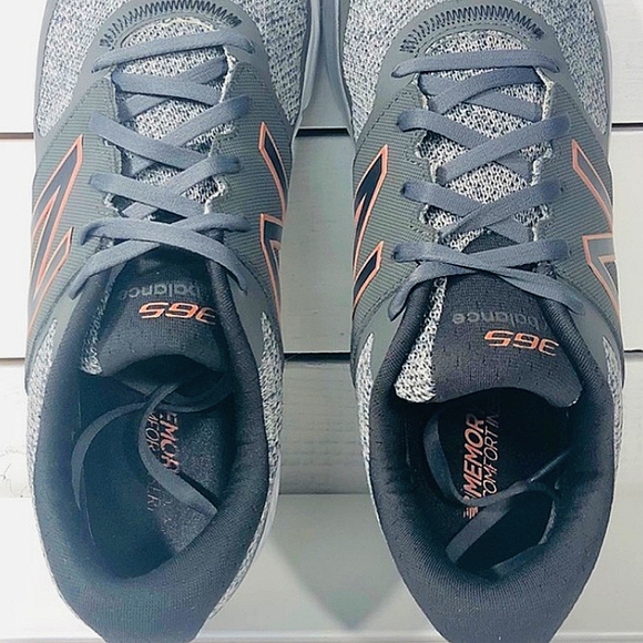 NWOT New Balance - Picture 5 of 8